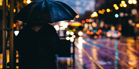 2026世界杯投注app下载-👀追梦：里夫斯受伤让他躲过了季后赛硬仗 他的大合同稳了